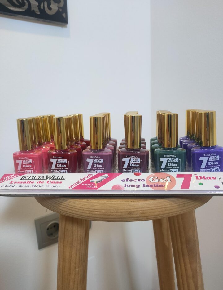 Esmalte de uñas efecto gel.